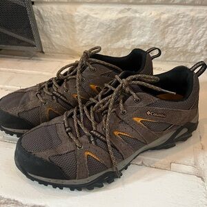 Columbia Hiking/Work Shoes 10.5 EUC